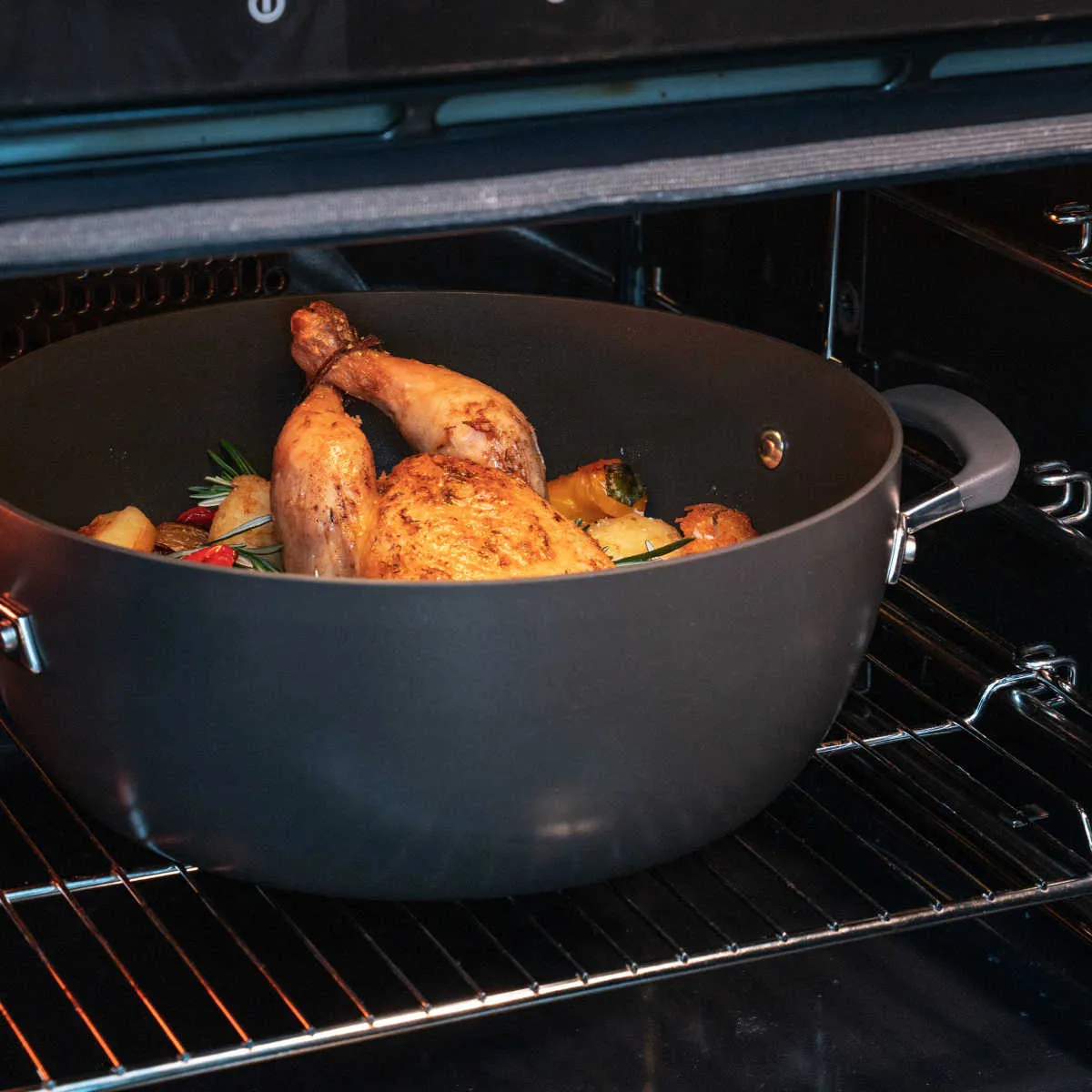 Anolon Endurance  Nonstick Induction Covered Casserole 26cm (3.8L)