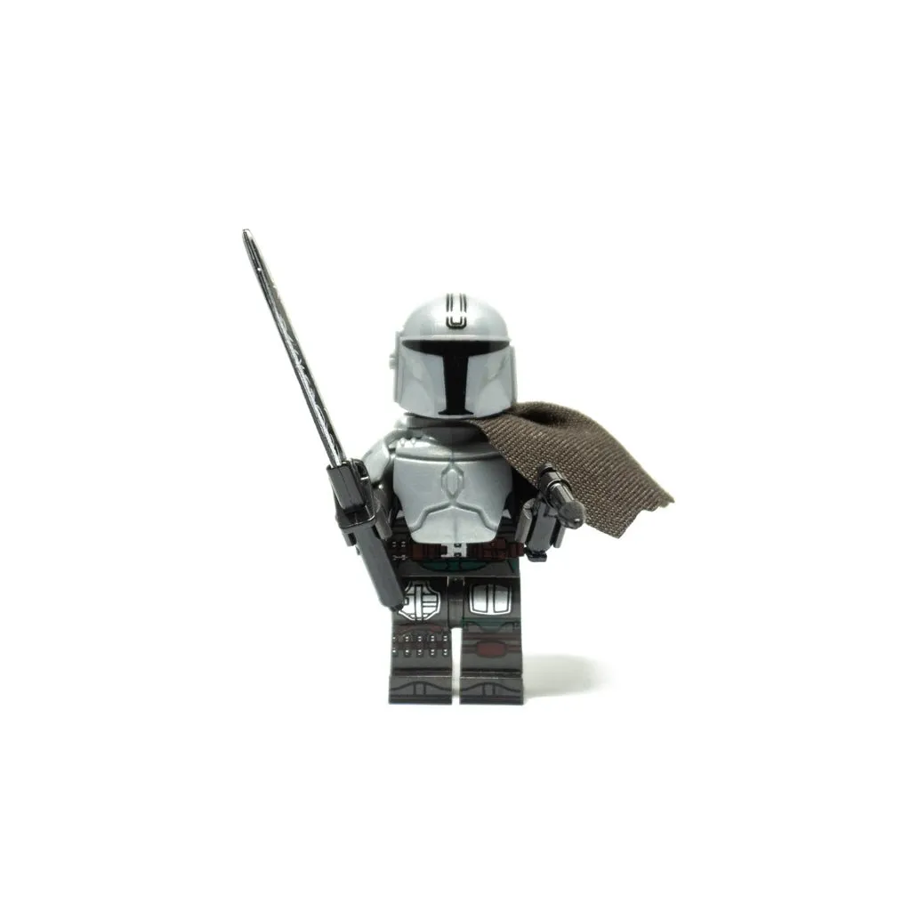 Dark Saber Din Djarin Mini-Fig