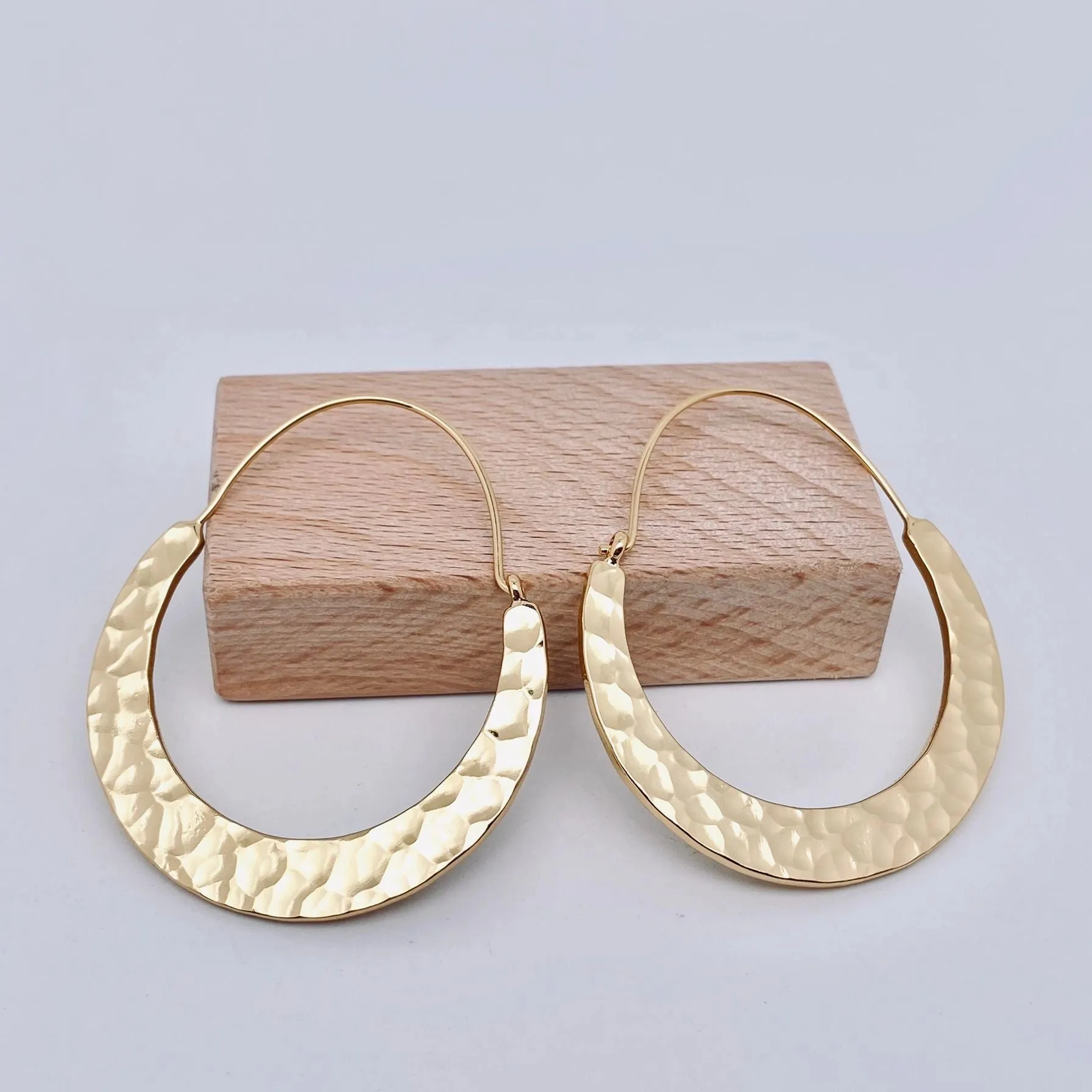 Hammering Geometric Hoop Earring