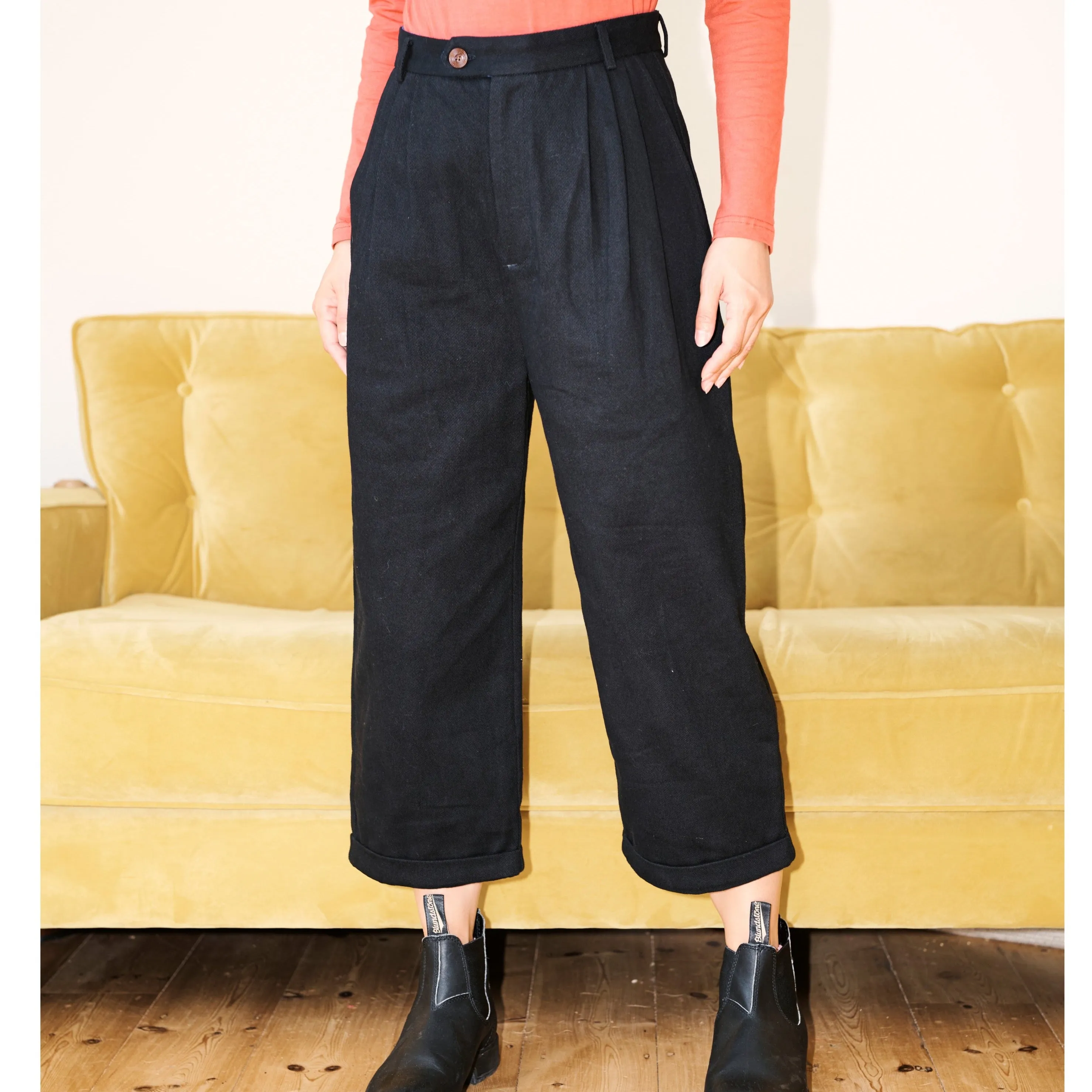 Lowie Drill Black Pleat Front Trouser