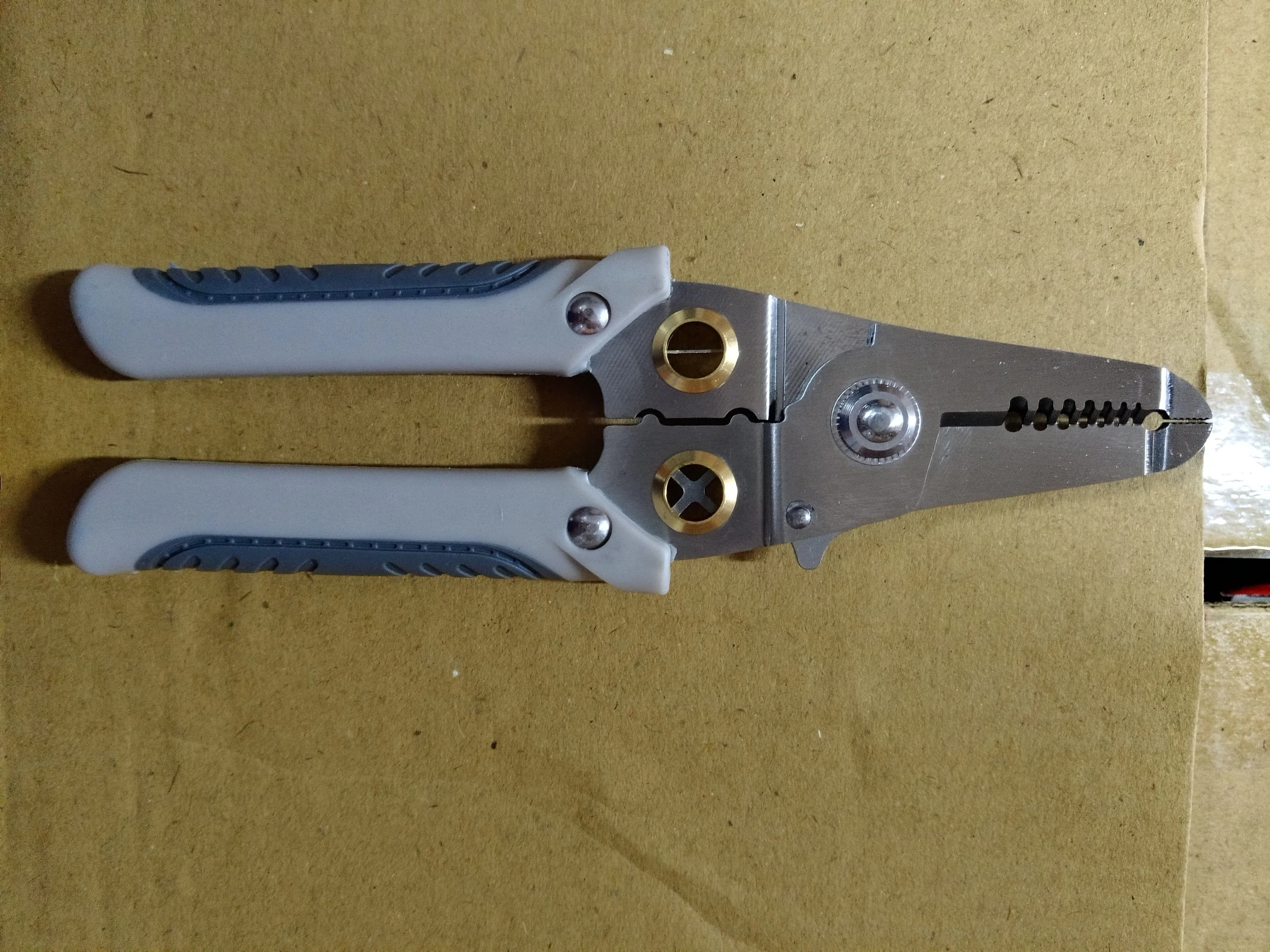 Stainless Steel Multi Wire Stripper 7" (0.8-3.2mm) | Model: WS1-YM-MT